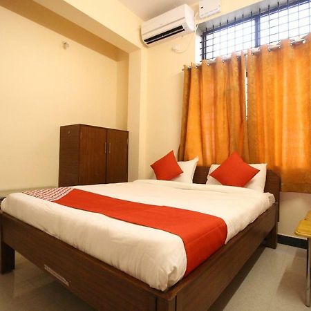 Oyo Flagship 30734 Jeevan Lodge 시모가 외부 사진