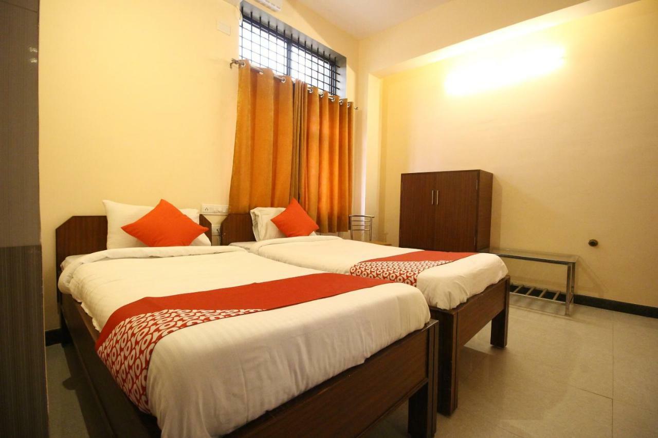 Oyo Flagship 30734 Jeevan Lodge 시모가 외부 사진