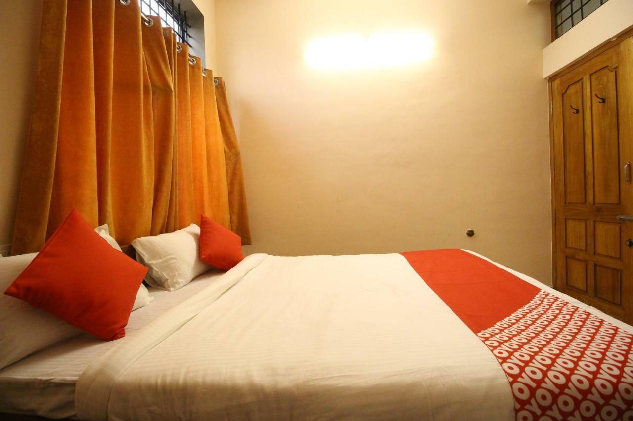 Oyo Flagship 30734 Jeevan Lodge 시모가 외부 사진