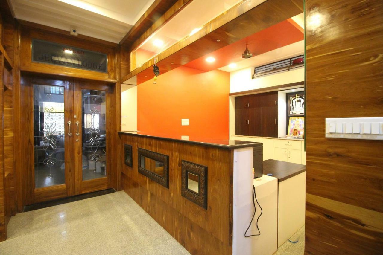 Oyo Flagship 30734 Jeevan Lodge 시모가 외부 사진